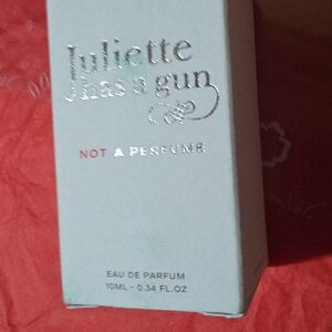 NOT A PUFUME by Juliette has a gun